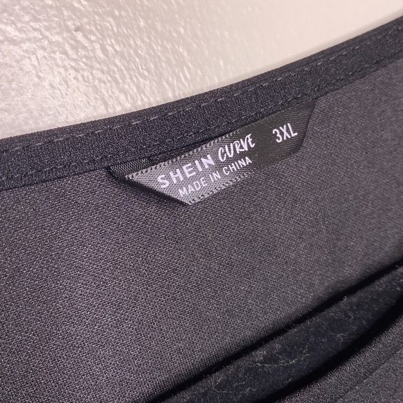 Plus Color-block Dress - Picture 3 of 3